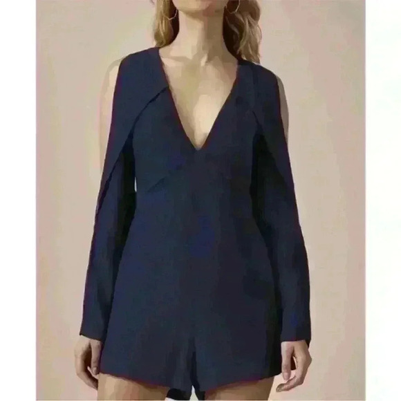 C/MEO COLLECTIVE Navy Blue Ruffle Cold Shoulder Romper Size Medium - Picture 1 of 6